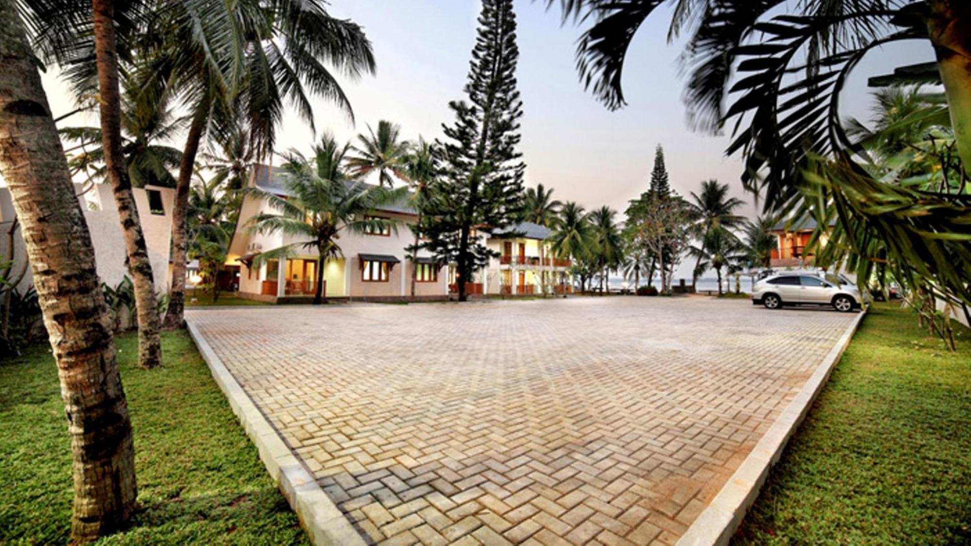 Archipelago Carita Sukarame Exterior photo
